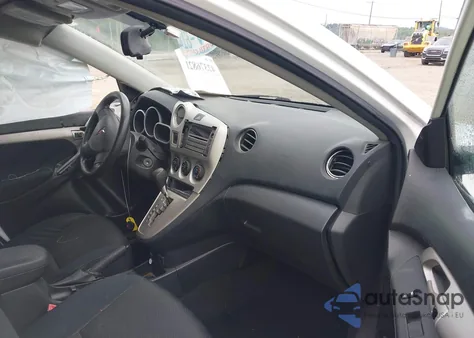 2010 Pontiac Vibe z USA, uszkodzony, nr VIN 5Y2SP6E88AZ414663